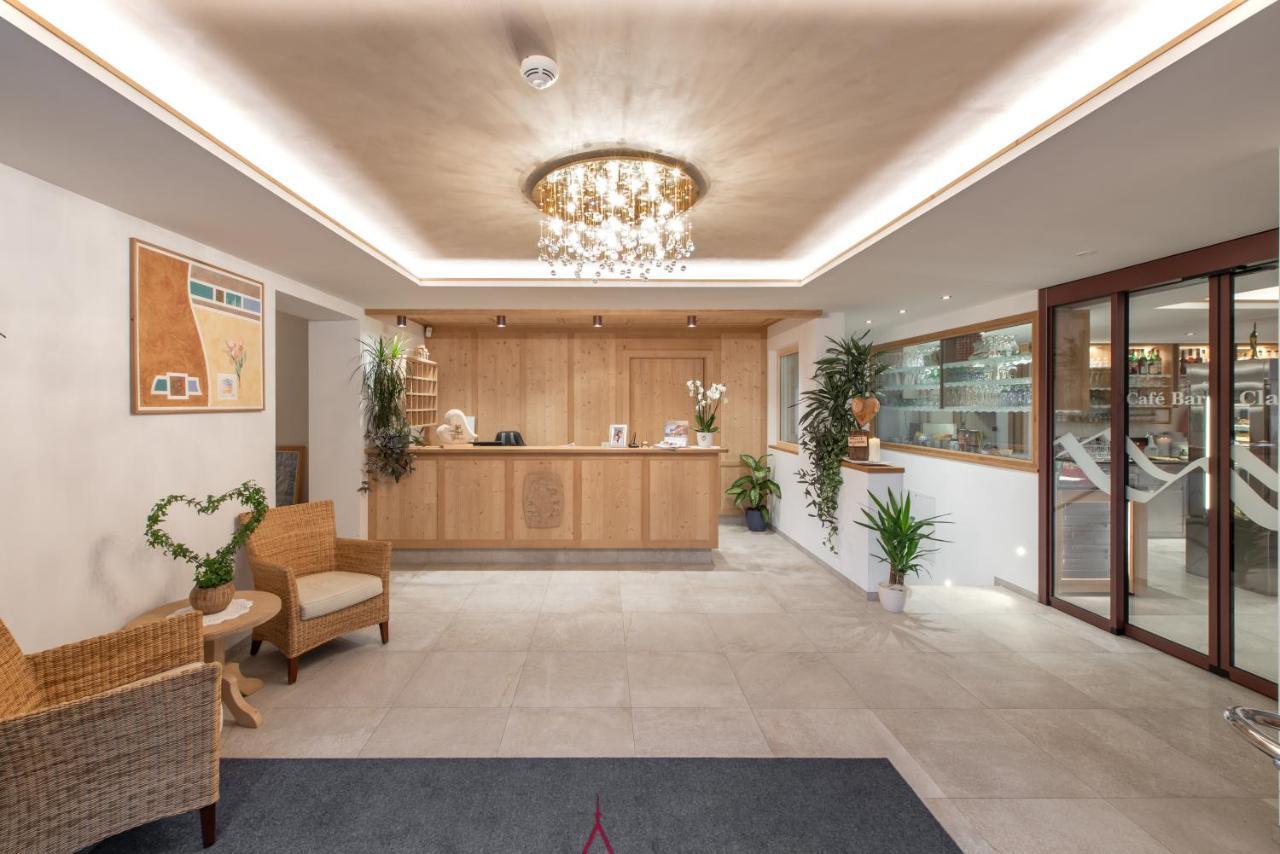 Hotel Theiner คูรอน วินอสตา ภายนอก รูปภาพ