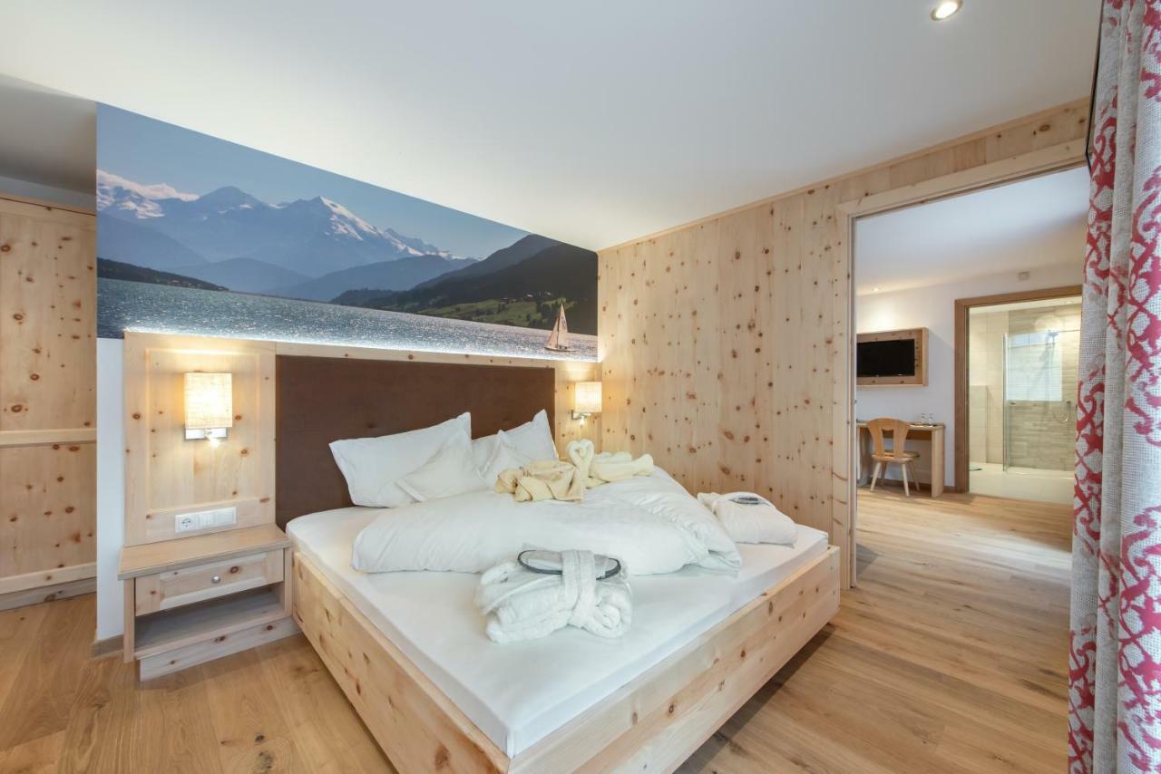 Hotel Theiner คูรอน วินอสตา ภายนอก รูปภาพ
