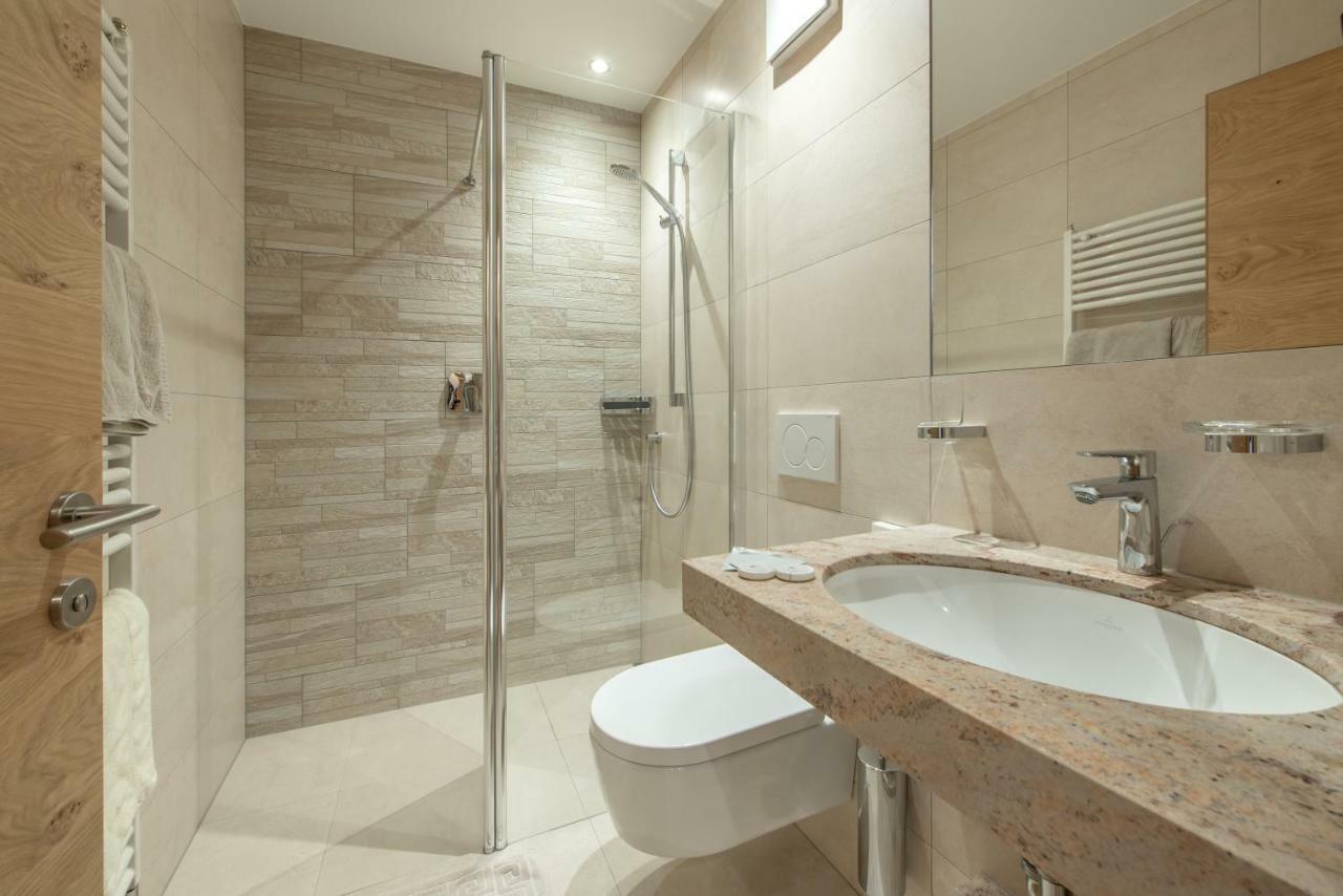 Hotel Theiner คูรอน วินอสตา ภายนอก รูปภาพ