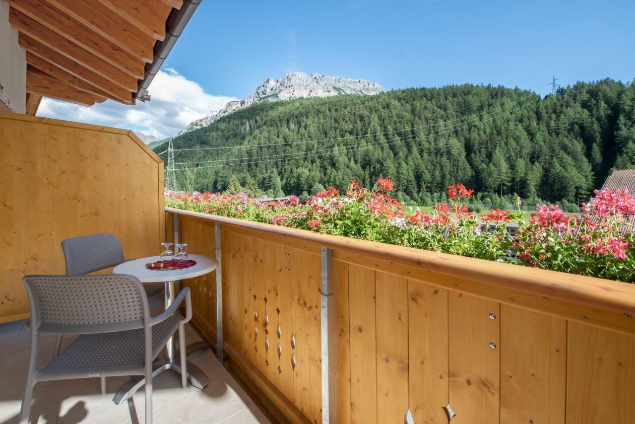 Hotel Theiner คูรอน วินอสตา ภายนอก รูปภาพ