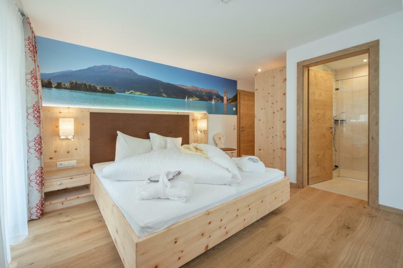 Hotel Theiner คูรอน วินอสตา ภายนอก รูปภาพ